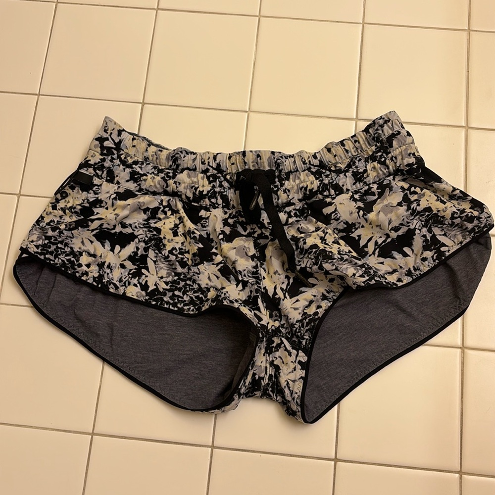 Lulu lemon reversible booty shorts